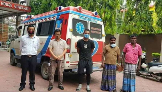 മൃതദേഹവും വഹിച്ചുകൊണ്ട് മൂവായിരം കിലോമീറ്റർ താണ്ടിയത് 84 മണിക്കൂറുകൾ കൊണ്ട്; ആംബുലൻസ് ഡ്രൈവർമാരെ നിറഞ്ഞ കയ്യടികളോടെ സ്വീകരിച്ച് മിസോറാം ജനത; യഥാർത്ഥ ജീവിത നായകന്മാരെ മിസോറാം സ്വാഗതം ചെയ്യുന്നത് ഇങ്ങനെയാണ് എന്ന് മിസോറം മുഖ്യമന്ത്രി സോറാംതംഗ