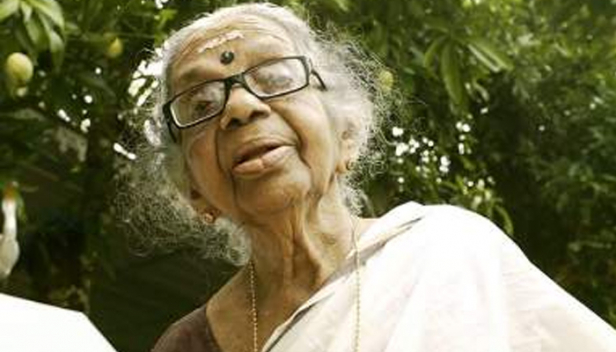 തിരുവാതിര മുത്തശ്ശി മാലതി ജി. മേനോന്റെ ശവസംസ്കാരം വ്യാഴാഴ്ച രാവിലെ രവിപുരം ശ്മശാനത്തിൽ; 55 വർഷം തിരുവാതിര കളിയുടെ ഗുരുനാഥയായി കുട്ടികളുടെ പ്രിയങ്കരിയായ ഗുരുനാഥയ്ക്ക് ആദരാഞ്ജലികളുമായി അനേകർ