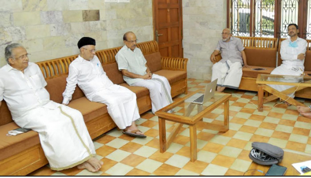 മഹാമാരിയുടെ മറവിൽ ബിജെപി വർഗീയ അജണ്ട നടപ്പിലാക്കാൻ ശ്രമിക്കുന്നു; കോവിഡ് പ്രതിരോധ പ്രവർത്തനങ്ങളെ ബാധിക്കാതെ ശക്തമായ പ്രതിഷേധ പരിപാടികൾ സംഘടിപ്പിക്കാൻ മുസ്ലിം സംഘടനകൾ; തീരുമാനം പാണക്കാട് ഹൈദരലി തങ്ങളുടെ അധ്യക്ഷതയിൽ കേരളത്തിലെ മുസ്ലിം സംഘടന നേതാക്കളുടെ വീഡിയോ കോൺഫറൻസിൽ