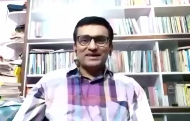 'കലയുടെ നേരങ്ങൾ; സംസ്കാരത്തിന്റെ ഇടങ്ങൾ' പരിപാടിയിൽ മനോജ് കുറൂർ സംസാരിച്ചു