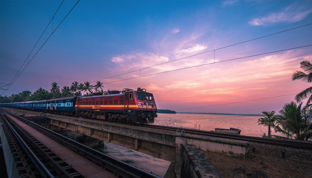 ഇന്ന് മുതൽ 200 സ്പെഷ്യൽ ട്രെയിനുകൾ കൂടി സർവീസ് നടത്തും; ആദ്യ ദിനം യാത്ര ചെയ്യാൻ ബുക്ക് ചെയ്തത് 1.14 ലക്ഷം യാത്രക്കാർ
