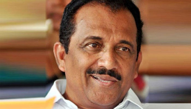 കിഴക്കമ്പലത്ത് കിറ്റക്സ് കമ്പനിയിൽ വനിതാ തൊഴിലാളികൾക്ക് ഭക്ഷണവും വെള്ളവും നൽകാതെ പീഡനം; ആറുമാസമായി ശമ്പളവും നൽകിയില്ല; അന്വേഷണവും നടപടിയും വേണമെന്ന് ബെന്നി ബെഹനാൻ എംപി