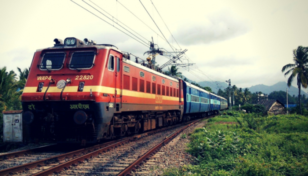 ദീർഘദൂര തീവണ്ടികളിൽ കേരളത്തിനകത്ത് യാത്ര ചെയ്യാൻ അനുമതി; നേത്രാവതി എക്സ്‌പ്രസ് വ്യാഴാഴ്ച രാവിലെ കേരളത്തിൽ എത്തും