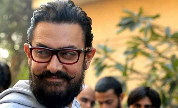 അമ്മയുടെ കോവിഡ് ഫലം നെഗറ്റീവാകാൻ എല്ലാവരും പ്രാർത്ഥിക്കണം; ജീവനക്കാർക്ക് കോവിഡ് സ്ഥിരീകരിച്ചതിന് പിന്നാലെ ആമിർ ഖാൻ