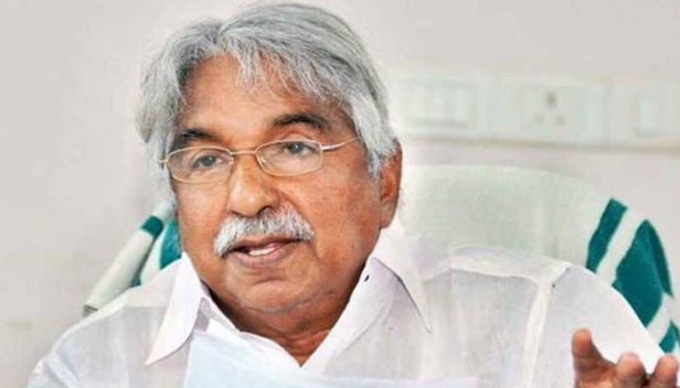 കടൽക്കൊലക്കേസിൽ കേന്ദ്രസർക്കാരിന്റേത് കുറ്റകരമായ വീഴ്ച; കൊലയാളികളായ നാവികർക്കെതിരെ ക്രിമിനൽ നടപടികൾ സ്വീകരിക്കുന്നതിൽ പരാജയം; നഷ്ടപരിഹാരത്തിൽ ഒതുങ്ങിയ വിധി പുനഃപരിശോധിക്കാൻ കേന്ദ്രസർക്കാർ അടിയന്തര നടപടി സ്വീകരിക്കണമെന്ന് ഉമ്മൻ ചാണ്ടി