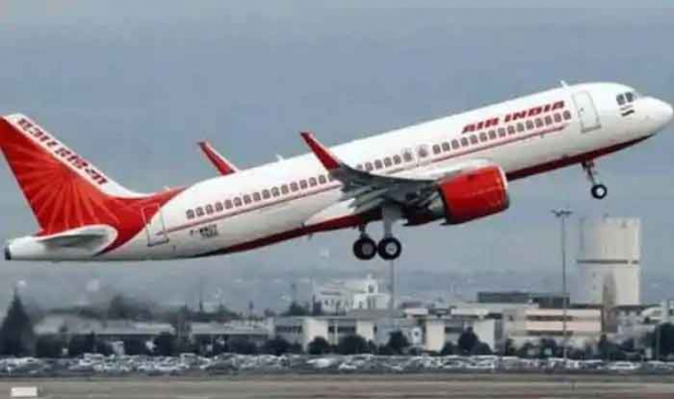 ഇന്ത്യയിൽ നിന്നുള്ള യാത്രക്കാരുമായി ദുബായിലേക്കു സർവീസ് നടത്താൻ എയർ ഇന്ത്യയ്ക്കും മറ്റു സ്വകാര്യ കമ്പനികൾക്കും യുഎഇ അനുമതി നിഷേധിച്ചു; യുഎഇ എയർലൈനുകളുടെ ചാർട്ടേഡ് വിമാനങ്ങൾക്ക് ഇന്ത്യയിലേക്കു സർവീസിനുള്ള അനുമതി നൽകില്ലെന്ന് കേന്ദ്ര സർക്കാരും; പ്രശ്ന പരിഹാരത്തിന് നയതന്ത്ര ചർച്ച; യുഎഇ വിട്ടുവീഴ്ച ചെയ്തില്ലെങ്കിൽ ഗൾഫിലേക്കുള്ള ഇന്ത്യയിൽ നിന്നുള്ള യാത്ര മുടങ്ങും