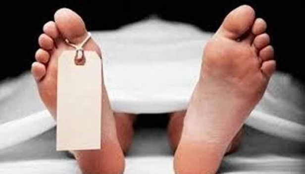 നാല് ദിവസമായിട്ടും ഗൃഹനാഥൻ മരിച്ചതറിയാതെ കുടുംബാംഗങ്ങൾ; ദുർഗന്ധം രൂക്ഷമായതോടെ അന്വേഷിച്ചെത്തിയ നാട്ടുകാർ കണ്ടത് അഴുകിയ മൃതദേഹം