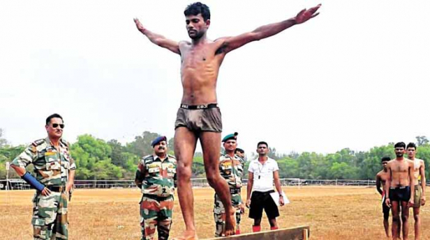 യോഗ്യതാ പരീക്ഷയുടെ മാർക്ക് ഉയർത്തും; കായികക്ഷമത പരിശോധിക്കാൻ റേഡിയോ ഫ്രീക്വൻസി ഐഡന്റിഫിക്കേഷൻ ഏർപ്പെടുത്തും; കോവിഡ് പശ്ചാത്തലത്തിൽ കരസേനാ റിക്രൂട്ട്മെന്റ് ശൈലിയും അടിമുടി മാറുന്നു