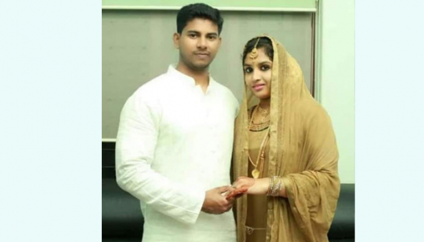 സ്ത്രീധനമായി അച്ഛനമ്മമാർ കരുതി വെച്ച പൊന്ന് കൊണ്ട് ഈ മകൾ നടത്തി കൊടുത്തത് പത്ത് പെൺകുട്ടികളുടെ വിവാഹം; തന്റെ വിവാഹപ്പന്തലിൽവച്ചുതന്നെ അവരുടെ വിവാഹം നടത്തിക്കൊടുക്കാൻ മനസ്സ് കാണിച്ച ആ വരനും വധുവിനും ആശംസകളുമായി സോഷ്യൽ മീഡിയ