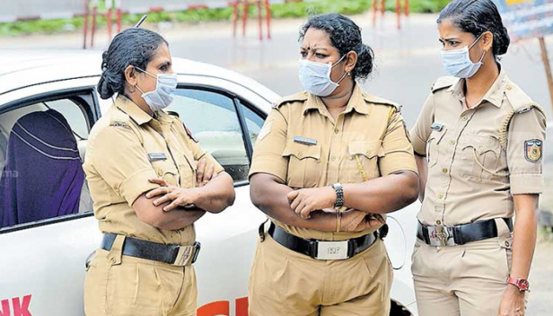 സമ്പർക്ക രോഗ വ്യാപനം തുടങ്ങിയതിനു പിന്നാലെ രോഗ ബാധിതരുടെ എണ്ണം 400 കടന്നത് അതിവേഗം; മൂന്ന് പേരുടെ രോഗബാധയുടെ ഉറവിടം അറിവില്ല; റാന്നി പഞ്ചായത്തിലെ ഒന്നും രണ്ടും വാർഡുകളും കണ്ടെയ്ന്മെന്റ് സോണാക്കി: പത്തനംതിട്ട നഗരം പൂർണ്ണമായും അടച്ചു; രോഗവ്യാപനം ശക്തമായതോടെ പത്തനംതിട്ട കണ്ടെയിന്റ്മെന്റ് സോണിലേക്ക്