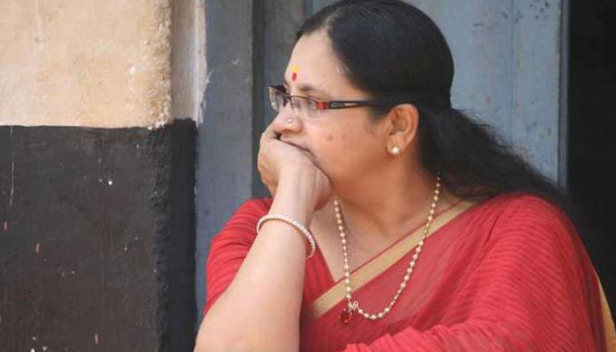 എന്റെ വീട്ടിൽ നിന്ന് നടക്കാവുന്ന ദൂരത്താണ് അപകടം നടന്നത്;റോഡിലേക്ക് തെറിച്ച് വീണ അവനെ ആരും തൊടാതെ നോക്കിനിന്നു; ഞാനറിയുന്നില്ല എന്റെ മകൻ ജീവന് വേണ്ടി പിടയുകയായിരുന്നെന്ന്; തലയോട്ടിയിൽ പൊട്ടലുള്ള അവനെ മെഡിക്കൽ കോളജിലേക്ക് ഉടനെ മാറ്റണമെന്ന് നിർദ്ദേശിച്ചു; പരിഹാസമാണ് അവന്റെ അച്ഛനിൽ നിന്ന് ലഭിച്ചത്; നിന്റെ അഹങ്കാരത്തിന് കിട്ടിയ ശിക്ഷയാണ് പറഞ്ഞു; ഞാനൊന്നും മിണ്ടിയില്ല; ദുരനുഭവം വെളിപ്പെടുത്തി നടി ഭാഗ്യലക്ഷ്മി
