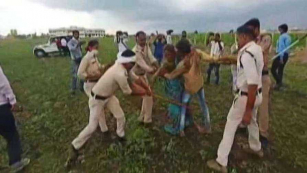 ഭൂമി കയ്യേറ്റം ആരോപിച്ച് കൃഷി ഭൂമിയിൽ റവന്യൂ വകുപ്പ് നടപടിയെടുത്തതിനു പിന്നാലെ ദളിത് കർഷക ദമ്പതിമാർ ആത്മഹത്യയ്ക്ക് ശ്രമിച്ചു; കീടനാശിനി കുടിച്ച് ഗുരുതരാവസ്ഥയിലായ ദമ്പതിമാർ ആശുപത്രിയിൽ; മധ്യപ്രദേശിൽ നിന്ന് ഉദ്യോഗസ്ഥ ക്രൂരത ഇങ്ങനെ
