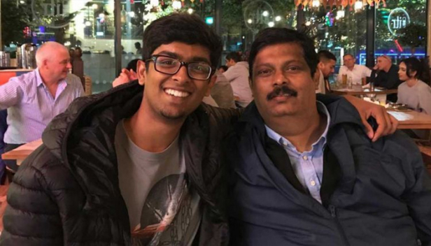 അകാലത്തിൽ പൊലിഞ്ഞ മകന്റെ ഓർമ്മയ്ക്കായി മകൻ ഏറെ ഇഷ്ടപ്പെട്ട സാമൂഹിക സേവനത്തിന്റെ പാതയിൽ സഞ്ചരിച്ച് പിതാവ്; കോവിഡ് പ്രതിസന്ധിയിൽ നാട്ടിലേക്ക് മടങ്ങാൻ സാമ്പത്തിക ശേഷിയില്ലാത്ത 61 പേർക്ക് വിമാന ടിക്കറ്റ് എടുത്ത് നൽകി കൃഷ്ണ കുമാർ: 12 ലക്ഷത്തോളം രൂപ ചിലവഴിച്ച് വിമാന ടിക്കറ്റ് എടുത്ത് നൽകിയത് മകൻ രോഹിതിന്റെ ഓർമ്മയ്ക്ക്