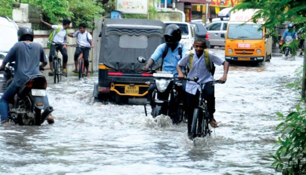 വെള്ളപ്പൊക്കം: വ്യാജപ്രചാരണം നടത്തുന്നവർക്കെതിരെ കർശന നടപടി; സോഷ്യൽ മീഡിയ പേജുകൾ നിരീക്ഷണത്തിലെന്ന് എറണാകുളം എസ്പി കെ.കാർത്തിക്