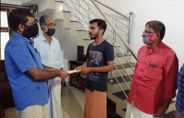 ബഹ്റിൻ കേരളീയ സമാജം മരണാനന്തര സഹായം നൽകി