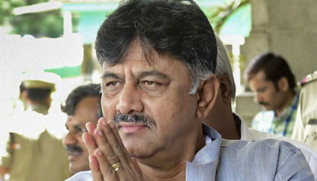 കോവിഡ് മുക്തനായ കർണാടക കോൺഗ്രസ് അധ്യക്ഷനെ വീണ്ടും ആശുപത്രിയിൽ പ്രവേശിപ്പിച്ചു; ഡി.കെ ശിവകുമാറിന് പനിയെന്ന് വിശദീകരണം