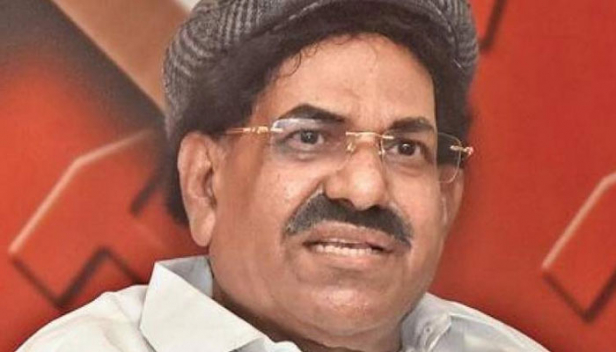 ബിജെപിക്കുവേണ്ടി ഏതറ്റംവരേയും പോകാൻ മടിയില്ലാത്ത കുഞ്ഞാലിക്കുട്ടി അപകടകരമായ നീക്കങ്ങളാണ് നടത്തുന്നത്; ലീഗ് - കോൺഗ്രസ്സ് - ബിജെപി കൂട്ടുക്കെട്ടിന്റെ ദേശവിരുദ്ധ ശ്രമങ്ങളെ ഒറ്റപ്പെടുത്താൻ നാടിനെ സ്നേഹിക്കുന്നവർ തയ്യാറാവണമെന്നും കോടിയേരി ബാലകൃഷ്ണൻ