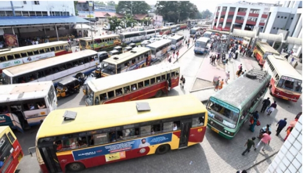 റോഡിൽ ബസുകൾ നിർത്തിയിട്ട് മിന്നൽ സമരം; 90 കെഎസ്ആർടിസി ഡ്രൈവർമാരുടെ ലൈസൻസ് സസ്പെൻഡ് ചെയ്യും