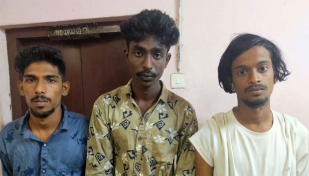 കഞ്ചാവ് കച്ചവടത്തിൽ കള്ളമില്ലെന്ന് കാട്ടാൻ സ്പോട്ടിലെത്തി തൂക്കി നൽകും; മൂന്നംഗ കഞ്ചാവ് സംഘത്തെ ഓടിച്ചിട്ട് പിടിച്ച് പൊലീസ്