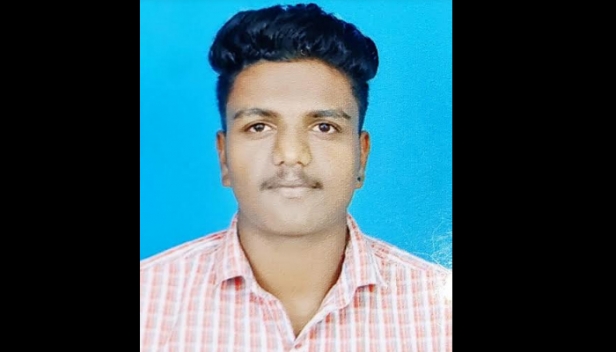 മലപ്പുറത്ത് കണ്ടെയ്നർ ലോറിയുടെ പിന്നിൽ ബൈക്ക് ഇടിച്ച് 22കാരൻ മരിച്ചു; യുവാവ് സഞ്ചരിച്ച ബൈക്കിൽ കഞ്ചാവ് കണ്ടെത്തി; ഒപ്പമുണ്ടായിരുന്ന ആൾ ഓടി രക്ഷപ്പെട്ടെന്ന് പൊലീസ്