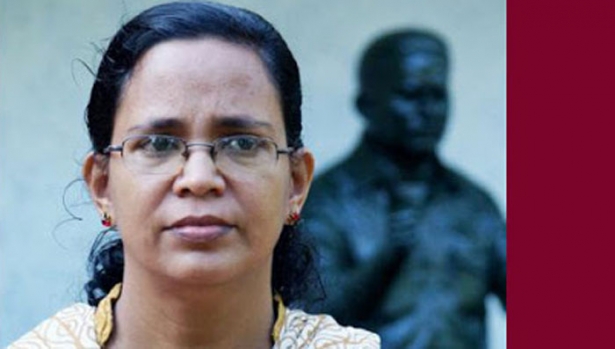 സിപിഎം സംസ്ഥാന സെക്രട്ടറിയുടെ മകൻ കള്ളക്കടത്തു കേസിൽ അറസ്റ്റിലാവുമ്പോൾ സെക്രട്ടറിയുടെ കുടുംബ കാര്യമെന്ന് വിധിയെഴുതുന്ന നേതാക്കളുടെയും ന്യായീകരണക്കാരുടെയും നിലപാടിൽ വെറുങ്ങലിച്ചു പോവുന്നുണ്ട് നൂറുകണക്കിന് രക്തസാക്ഷികളുടെ പിന്മുറകൾ; സിപിഎമ്മിനെ കടന്നാക്രമിച്ച് കെ കെ രമ
