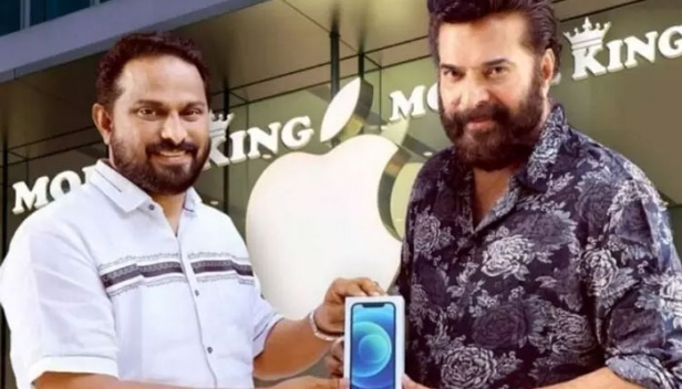 സംസ്ഥാനത്ത് ഐഫോൺ 12 പ്രോ മാക്സിന്റെ ആദ്യ ഉടമയായി മമ്മുട്ടി; ടെക്നോളജിയോടുള്ള മെഗാ സ്റ്റാറിന്റെ ഇഷ്ടം ആഘോഷമാക്കി ആരാധകർ