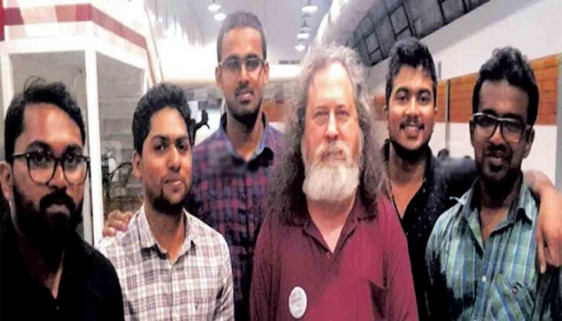 നേട്ടങ്ങളുടെ കൊടുമുടി കയറി യുവാക്കളുടെ സ്റ്റാർട്ട് അപ്പ് കമ്പനി; നാലു കോടി ചെലവ് പ്രതീക്ഷിച്ച കെഎസ്ഇബിയുടെ പ്രോജക്ട് പത്ത് ലക്ഷം രൂപയ്ക്ക് പൂർത്തീകരിച്ച് നൽകി ജിതിൻ തങ്കച്ചന്റെയും സച്ചിൻ ഗ്രേഷ്യസിന്റെയും കംപ്യൂട്ടിങ് ഫ്രീഡം കലക്ടീവ്: മുന്നിലുള്ളത് നിിരവധി സർക്കാർ പ്രോജക്ടുകൾ
