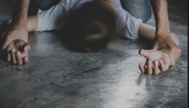 മോഷണത്തിനെത്തിയപ്പോൾ കണ്ടത് സുന്ദരിയായ യുവതിയെ; സാധനങ്ങളെല്ലാം കൈക്കലാക്കിയ ശേഷം യുവതിയെ ബലാത്സംഗം ചെയ്തതും ഭീഷണിപ്പെടുത്തി; വീടുവിട്ട് പോകുന്നതിന് മുമ്പ് ഒരു സേവനം കൂടി വേണമെന്ന് പറഞ്ഞപ്പോൾ യുവതിക്കും സമ്മതം; സായുധ കൊള്ളക്കാരനായ 23കാരന് ജനനേന്ദ്രിയം നഷ്ടമായത് ഇങ്ങനെ
