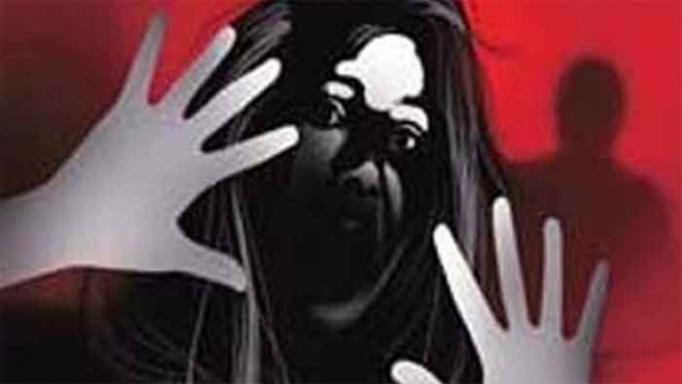 കുട്ടികളില്ലാത്ത മാനസിക വെല്ലുവിളി നേരിടുന്ന യുവതിയെ ലൈംഗികമായി പീഡിപ്പിച്ചത് പാസ്റ്റർ വില്യം ജോൺ; യുവതി എതിർത്തിട്ടും ഭർത്താവ് കഴുത്തിന് പിടിച്ച് ഭീഷണിപ്പെടുത്തി ഭർത്താവും; ചികിത്സയ്ക്ക് എന്ന പേരിൽ എറണാകുളത്ത് എത്തിച്ച് ക്രൂരത; സഹോദരിയുടെ ഇടപെടൽ നിർണ്ണായകമായി; രണ്ട് പേർ അറസ്റ്റിൽ