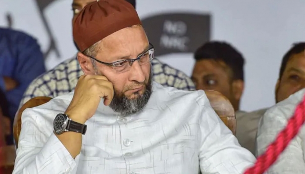 ബംഗാളിൽ ഒറ്റയ്ക്ക് മത്സരിക്കാനൊരുങ്ങുന്ന അസദുദ്ദീൻ ഒവൈസിക്ക് തിരിച്ചടി; എ.ഐ.എം.ഐ.എം നേതാവ് തൃണമൂൽ കോൺഗ്രസിൽ ചേർന്നു
