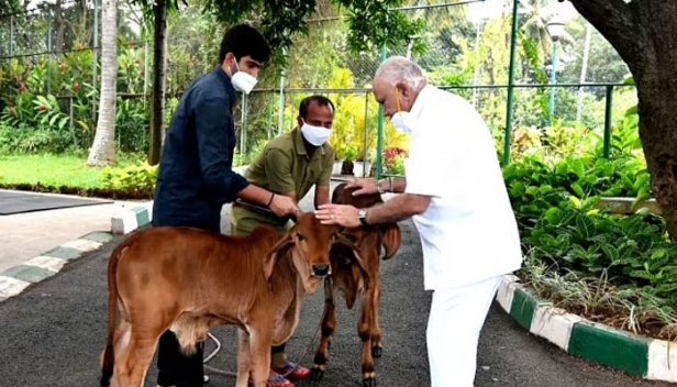 ഗോക്കൾ നമ്മുടെ മാതാവാണ്; അവയെ കശാപ്പ് ചെയ്യാൻ സമ്മതിക്കില്ലെന്നും കർണാടക മന്ത്രി പ്രഭു ചവാൻ; ഗോവധ നിരോധന ബിൽ അടുത്ത നിയമസഭാ സമ്മേളനത്തിലെന്നും വിശദീകരണം