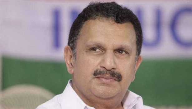മന്ത്രിമാർ രമൺ ശ്രീവാസ്തവയെ സല്യൂട്ട് ചെയ്യേണ്ട ഗതികേടിൽ; രൂക്ഷ വിമർശനവുമായി കെ മുരളീധരൻ