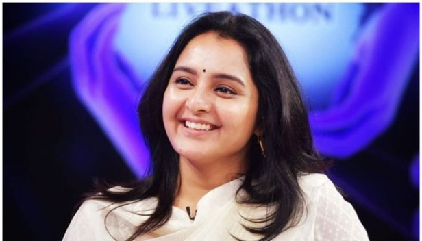 പ്രപഞ്ചമെന്ന വലിയ ശക്തിയിൽ ഞാൻ വിശ്വസിക്കുന്നു; അതിനെ ഒരു മതത്തിന്റെ പേരിട്ടു വിളിക്കാൻ ഞാൻ ഇഷ്ടപ്പെടുന്നില്ല; തന്റെ ദൈവ സങ്കൽപ്പത്തെക്കുറിച്ച് വ്യക്തമാക്കി മഞ്ജു വാര്യർ