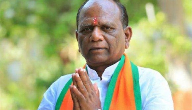 രാജിക്കത്ത് നൽകിയതിന് പിന്നാലെ പ്രശ്നങ്ങൾ പറഞ്ഞ് തീർത്തു; ബിജെപിയിൽ തുടരുമെന്ന് ഗുജറാത്തിലെ മുതിർന്ന നേതാവ് മൻസുഖ് വാസവ