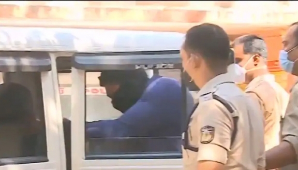 വനിതാ പൊലീസ്ന് നേരെ അശ്ലീല ആംഗ്യം; കസ്റ്റഡിയിലെടുക്കാൻ ശ്രമിച്ച പൊലീസുകാരെ ആക്രമിച്ചു: സൈനികൻ അറസ്റ്റിൽ