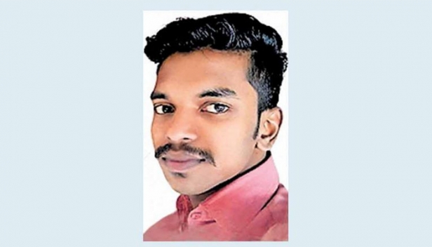 അപകടം ഉണ്ടായത് ബൈക്ക് റോഡിലെ വെള്ളത്തിൽ തെന്നി നിയന്ത്രണം വിട്ടു ഭിത്തിയിൽ ഇടിച്ച്; പിറന്നാൾ ദിനത്തിൽ ബൈക്ക് അപകടത്തിൽ മരിച്ച രഞ്ജിത്തിന്റെ മൃതദേഹം ഇന്ന് സംസ്ക്കരിക്കും