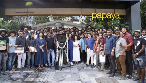 സ്വച്ച് ഓൺ ചെയ്ത് റിമ, ക്ലാപ്പടിച്ച് അന്ന ബെൻ; ആഷിഖ് അബുവിന്റെ നാരദൻ ഷൂട്ടിങ്ങ് ആരംഭിച്ചു