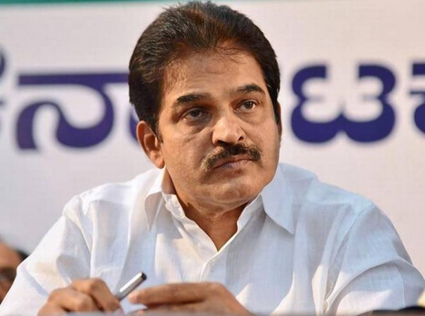 കേരളം സാക്ഷ്യം വഹിച്ചത് വില്പനയ്ക്ക് വെച്ച ഭാരത് പെട്രോളിയം കമ്പനി ലിമിറ്റഡിലെ പുതിയ പദ്ധതി പ്രധാനമന്ത്രി ഉദ്ഘാടനം ചെയ്യുന്ന പ്രഹസനത്തിന്; വിമർശനവുമായി കെ സി വേണുഗോപാൽ