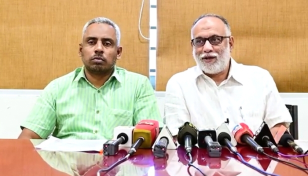 ഭീകരാക്രമണം യുപി പൊലീസിന്റെ ഭാവനയിൽ വിരിഞ്ഞ തിരക്കഥ; മലയാളികളായ പോപ്പുലർ ഫ്രണ്ട് പ്രവർത്തകർ അറസ്റ്റിലായത് ആർഎസ്എസ് തിരക്കഥയുടെ ഭാഗം; ഇരുവരെയും പിടികൂടിയത് സംഘടനാ വ്യാപനത്തിനായി ബിഹാറിൽ നിന്ന് മുംബൈയിലേക്ക് പോകുമ്പോൾ; കേസ് സിബിഐ അന്വേഷിക്കണമെന്ന് ദേശീയ സക്രട്ടറി നാസറുദ്ദീൻ എളമരം