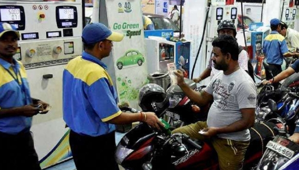 മേഘാലയയെ മാതൃകയാക്കൂ; ഇന്ധന നികുതി കുറച്ച് സംസ്ഥാന സർക്കാർ; പെട്രോളിന് കുറച്ചത് 7 രൂപ 40 പൈസ; ഡീസലിന് 7.10; നികുതിയിൽ കുറവ് വരുത്തിയത് ഇതുവരെ നാല് സംസ്ഥാനങ്ങൾ