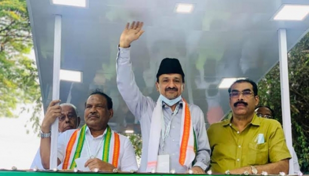 സാദിഖലി തങ്ങളുടെ സൗഹൃദ സന്ദേശ യാത്ര മലപ്പുറത്ത് തുടരുന്നു; ഏറനാട്, മഞ്ചേരി നിയോജക മണ്ഡലങ്ങളിലൂടെ വ്യാഴാഴ്ച യാത്ര; തങ്ങൾ മാനവഹൃദയമുള്ള രാഷ്ട്രീയ നേതാവാണെന്ന് രാജ്മോഹൻ ഉണ്ണിത്താൻ