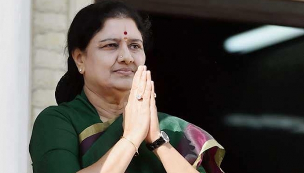 രാഷ്ട്രീയം വിടുന്നുവെന്ന ശശികലയുടെ പ്രഖ്യാപനം തന്ത്രം; വിജയസാധ്യത കുറഞ്ഞ അണ്ണാഡിഎംകെ തിരഞ്ഞെടുപ്പിൽ പരാജയപ്പെടുന്നതോടെ രക്ഷകയായി അവതരിക്കും: ചിന്നമ്മ പതുങ്ങിയത് ഒളിക്കാനല്ല, കുതിക്കാനെന്ന് ഉറപ്പിച്ച് തമിഴ്നാട് രാഷ്ട്രീയം