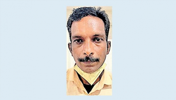 ക്രൈംബ്രാഞ്ച് ഡിവൈഎസ്പി ചമഞ്ഞു മോഷണം; മുൻ പൊലീസുകാരൻ അറസ്റ്റിൽ