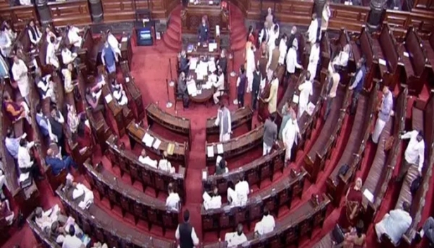 ഇന്ധനവില വർധന; പ്രത്യേകം ചർച്ച ചെയ്യണമെന്ന് പ്രതിപക്ഷം; പാർലമെന്റിൽ രണ്ടാം ദിനവും പ്രതിഷേധം; ലോക്സഭയും രാജ്യസഭയും നിർത്തിവച്ചു