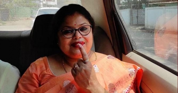 മാവോയിസ്റ്റ് ആക്രമണത്തിൽ കൊല്ലപ്പെട്ട സൈനികരെക്കുറിച്ച് ഫേസ്ബുക്കിലെഴുതി; അസമിൽ എഴുത്തുകാരിയെ രാജ്യദ്രോഹക്കുറ്റം ചുമത്തി അറസ്റ്റ് ചെയ്തു