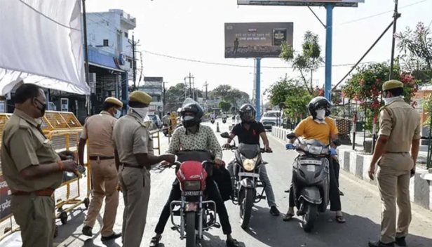 കോവിഡ് വ്യാപനം രൂക്ഷം; നിയന്ത്രണങ്ങൾ കടുപ്പിച്ച് തമിഴ്നാട്, ബസുകളിൽ യാത്ര ഇരുന്ന് മാത്രം; ഏപ്രിൽ പത്ത് മുതൽ നിലവിൽ വരും