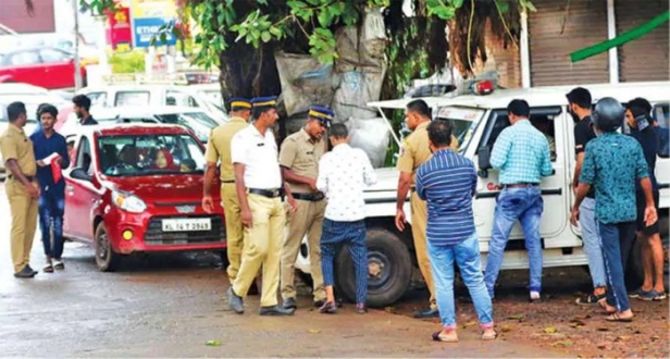 ഇനി ആർടിഒ പരിശോധനയില്ല; പുതിയ വാഹനങ്ങൾക്ക് ഷോറൂമിൽ നിന്ന് സ്ഥിരം രജിസ്ട്രേഷൻ; അതിസുരക്ഷാ നമ്പർപ്ലേറ്റ്;മാറ്റം  നാളെ മുതൽ പ്രാബല്യത്തിൽ