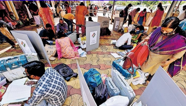 തിരഞ്ഞെടുപ്പ് ഡ്യൂട്ടിയിൽനിന്ന് കാരണമില്ലാതെ വിട്ടുനിന്നു; മലപ്പുറത്തെ 26 ജീവനക്കാർക്ക് സസ്പെൻഷൻ