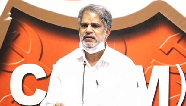 'താൻ വഹിക്കുന്ന പദവിയുടെ മാന്യത എന്തെന്നറിയാത്ത കേന്ദ്രമന്ത്രി മലയാളികൾക്കാകെ അപമാനം; കോവിഡിനെ നേരിടാൻ സഹായം ചെയ്യാതെ സംസ്ഥാന സർക്കാരിന്റെ ചെലവിൽ ഇവിടെ ചുറ്റിക്കറങ്ങി മുഖ്യമന്ത്രിക്കെതിരെ അധിക്ഷേപം ചൊരിയുകയാണ് പരിപാടി': വി.മുരളീധരന്റെ കോവിഡിയറ്റ് പരാമർശത്തിനെതിരെ എ.വിജയരാഘവൻ