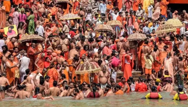 കുംഭമേള വെട്ടിച്ചുരുക്കി; സന്യാസി സംഘടന ജുന അഖാഡയുടെ തീരുമാനം പ്രധാനമന്ത്രിയുടെ അഭ്യർത്ഥന മാനിച്ച്; ഓരോ ജീവനുകളും പ്രധാനമെന്ന് സ്വാമി അവ്ധേശാനന്ദ
